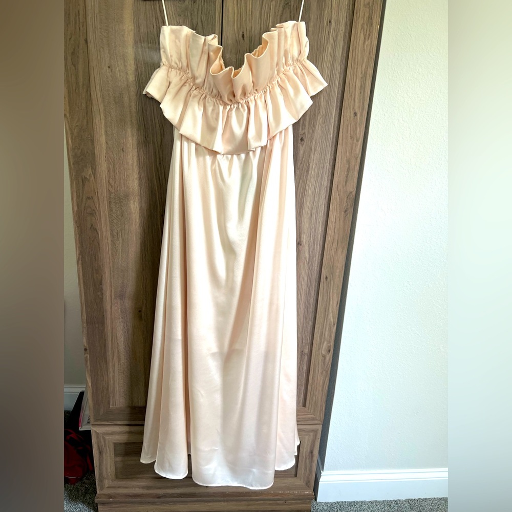 Mittoshop satin cream strapless dress with top ruffle